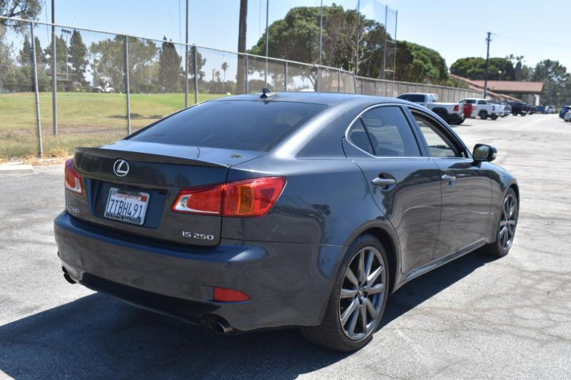 Lexus IS  2010