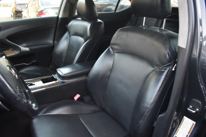 Lexus IS  2010