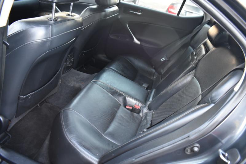 Lexus IS  2010