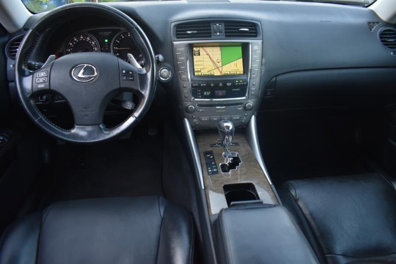 Lexus IS  2010