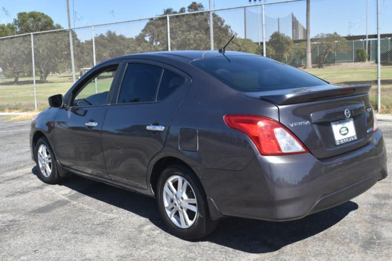 Nissan Versa 1.6 SV Sedan 2015