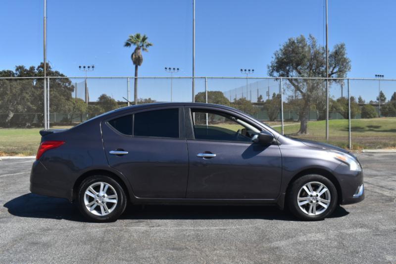Nissan Versa 1.6 SV Sedan 2015