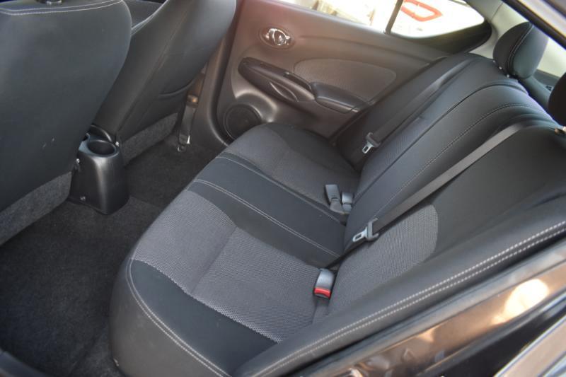 Nissan Versa 1.6 SV Sedan 2015