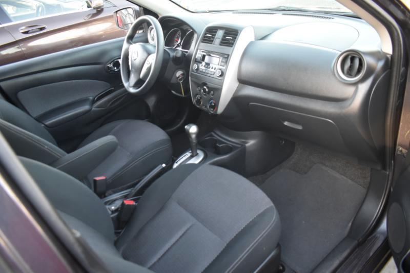 Nissan Versa 1.6 SV Sedan 2015
