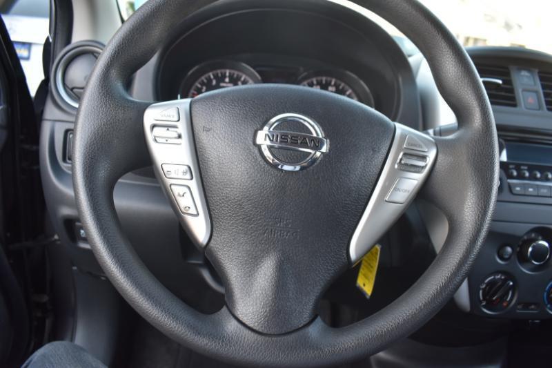 Nissan Versa 1.6 SV Sedan 2015