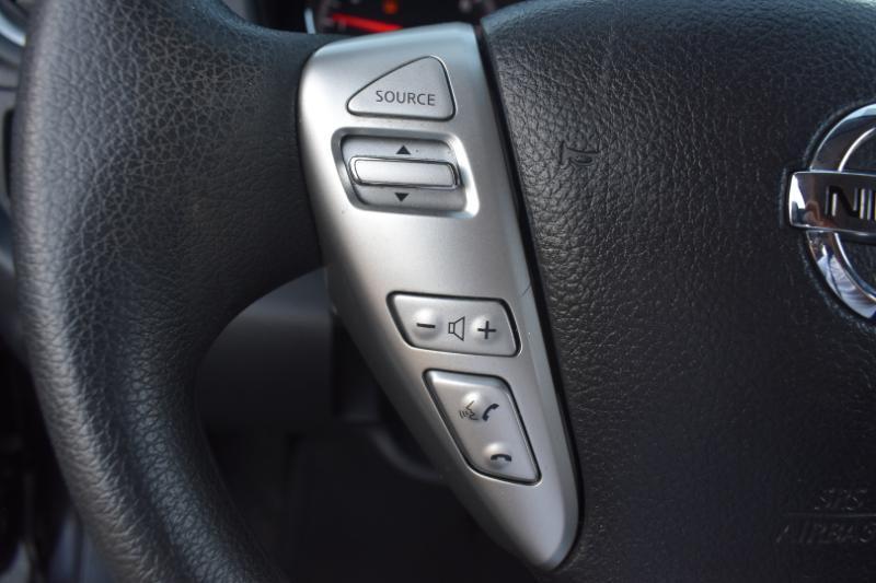Nissan Versa 1.6 SV Sedan 2015