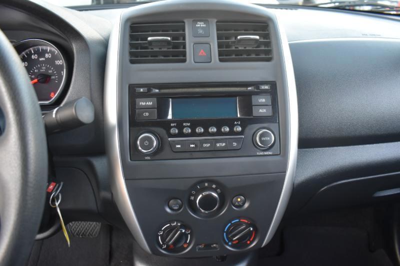 Nissan Versa 1.6 SV Sedan 2015
