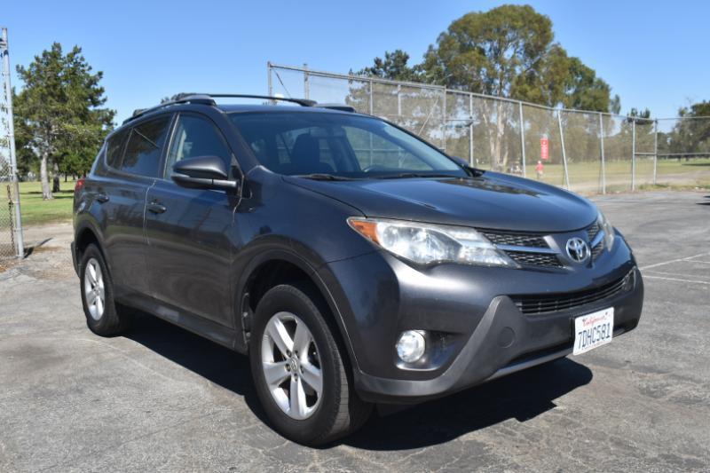Toyota RAV4 XLE FWD 2013