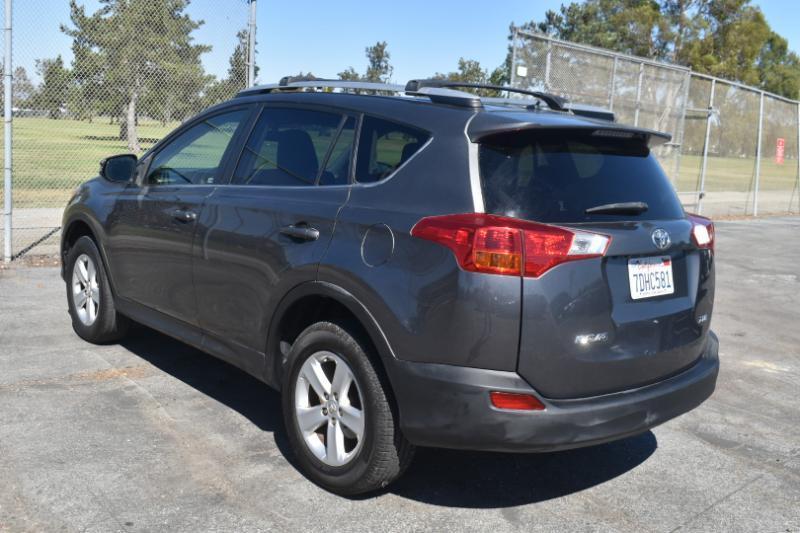 Toyota RAV4 XLE FWD 2013