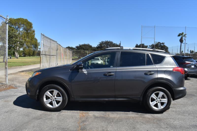 Toyota RAV4 XLE FWD 2013