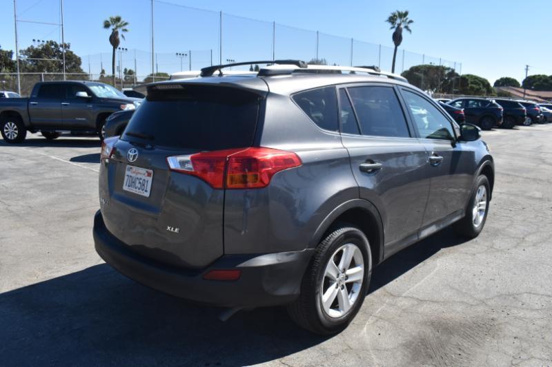 Toyota RAV4 XLE FWD 2013
