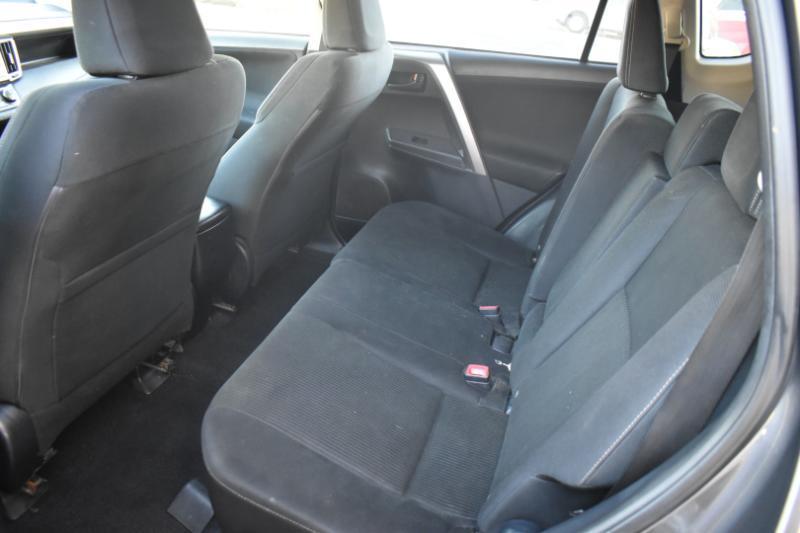 Toyota RAV4 XLE FWD 2013