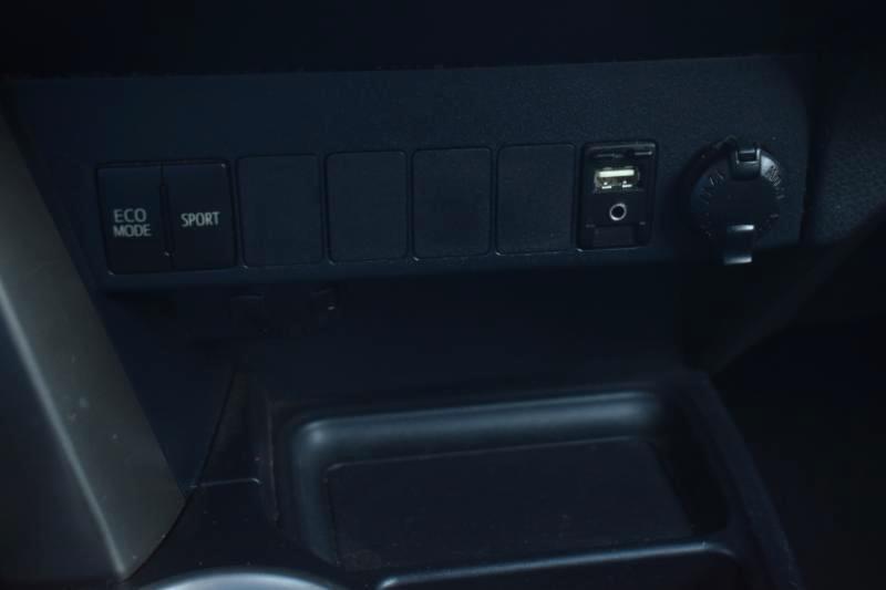 Toyota RAV4 XLE FWD 2013