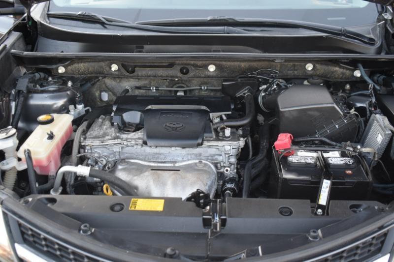Toyota RAV4 XLE FWD 2013