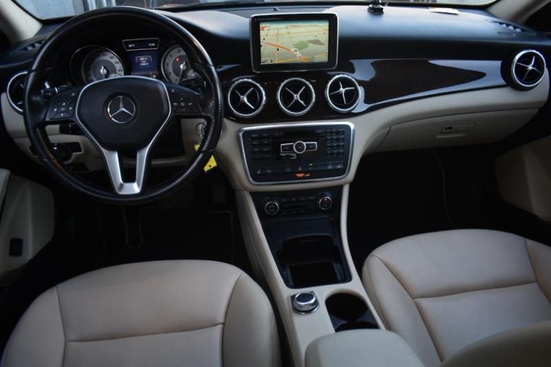 Mercedes-Benz GLA-Class GLA250 4MATIC 2015