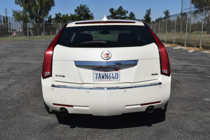 Cadillac CTS Sport Wagon 3.6L Premium w/Navi 2010