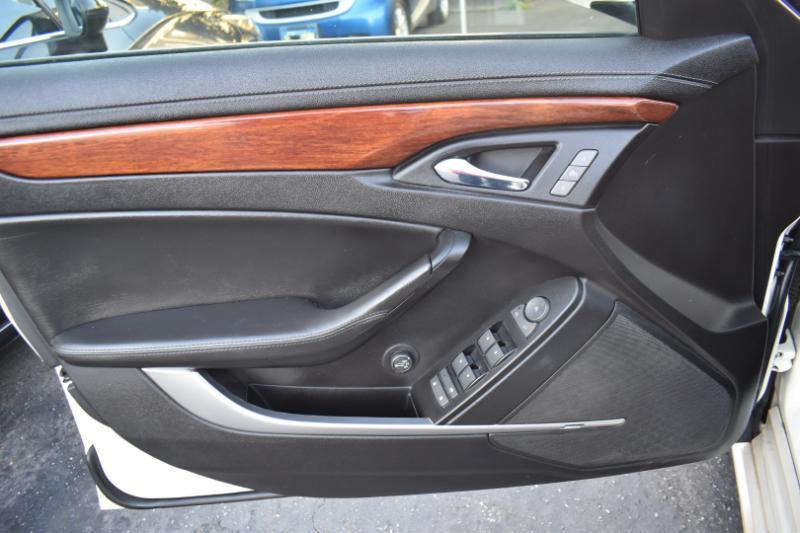 Cadillac CTS Sport Wagon 3.6L Premium w/Navi 2010