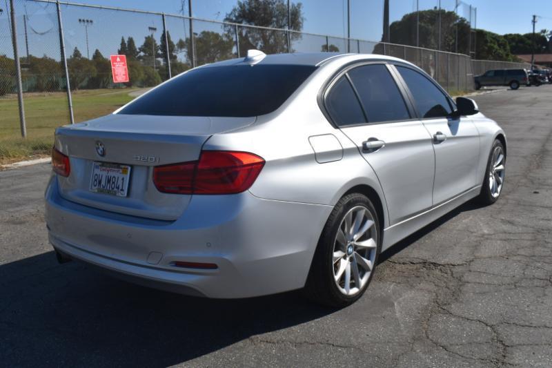 BMW 3-Series 320i Sedan 2018