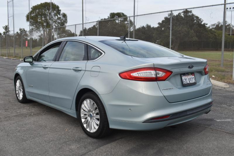 Ford Fusion Hybrid SE 2013