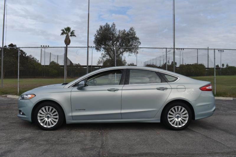 Ford Fusion Hybrid SE 2013
