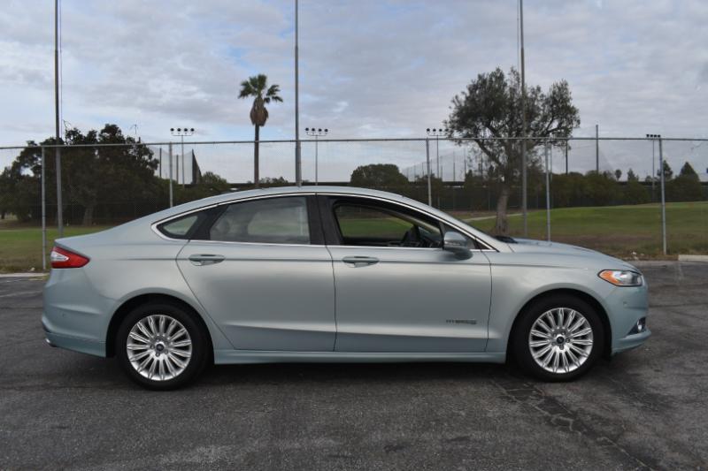 Ford Fusion Hybrid SE 2013