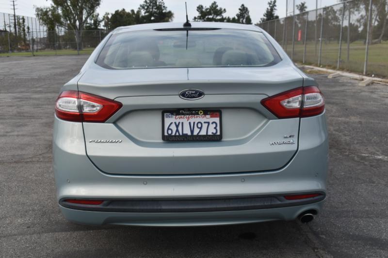 Ford Fusion Hybrid SE 2013