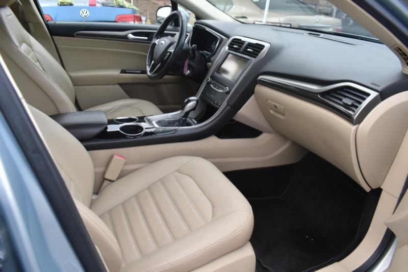 Ford Fusion Hybrid SE 2013