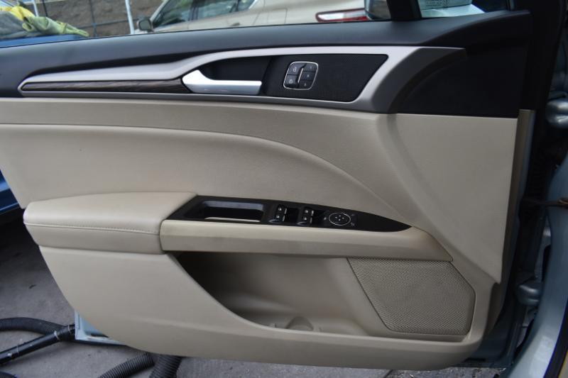 Ford Fusion Hybrid SE 2013