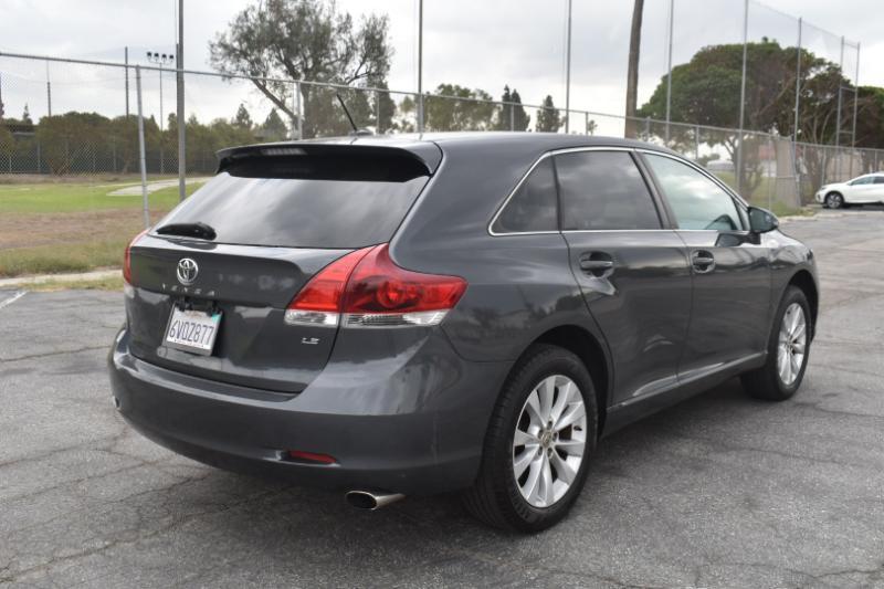 Toyota Venza LE I4 FWD 2013