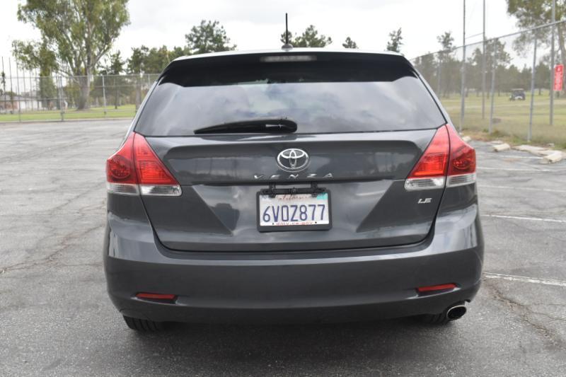 Toyota Venza LE I4 FWD 2013