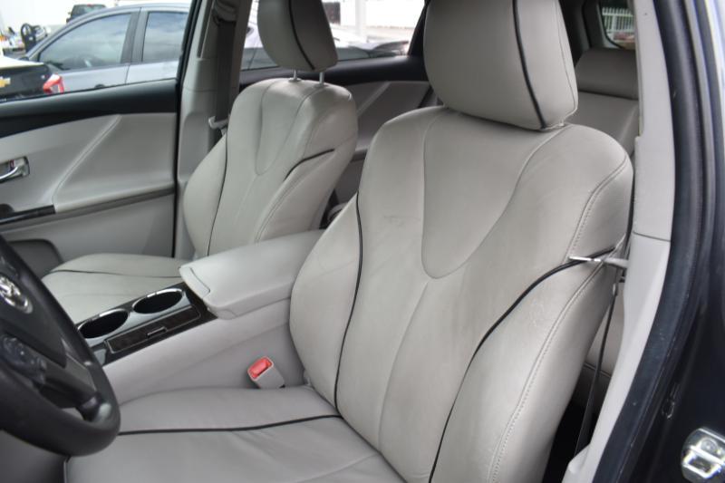 Toyota Venza LE I4 FWD 2013