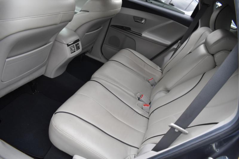 Toyota Venza LE I4 FWD 2013