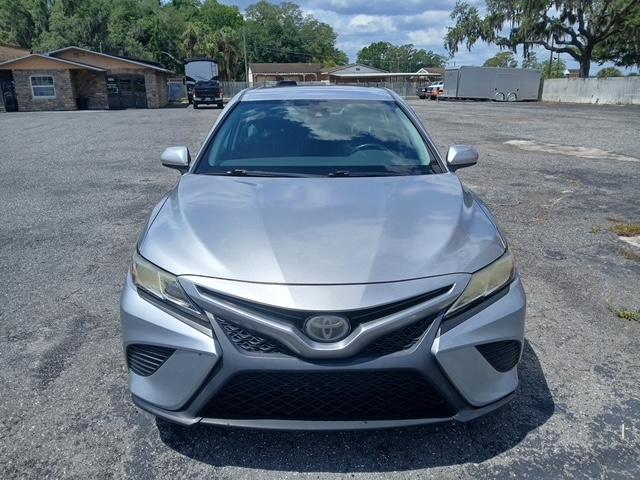 Toyota Camry SE 2019