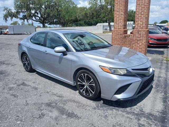 Toyota Camry SE 2019