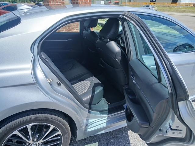 Toyota Camry SE 2019