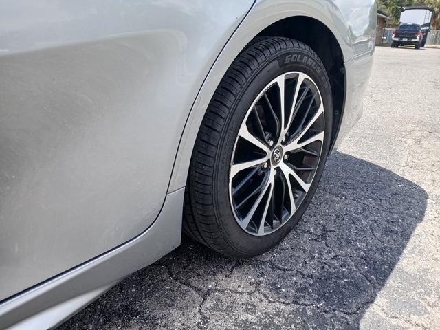 Toyota Camry SE 2019