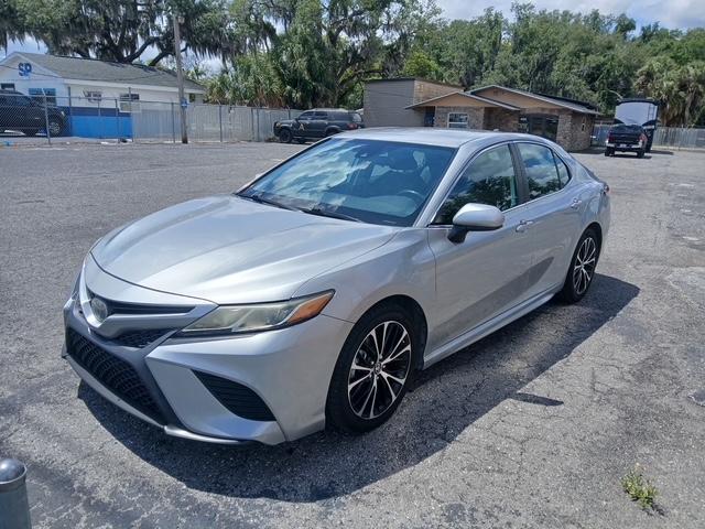 Toyota Camry SE 2019