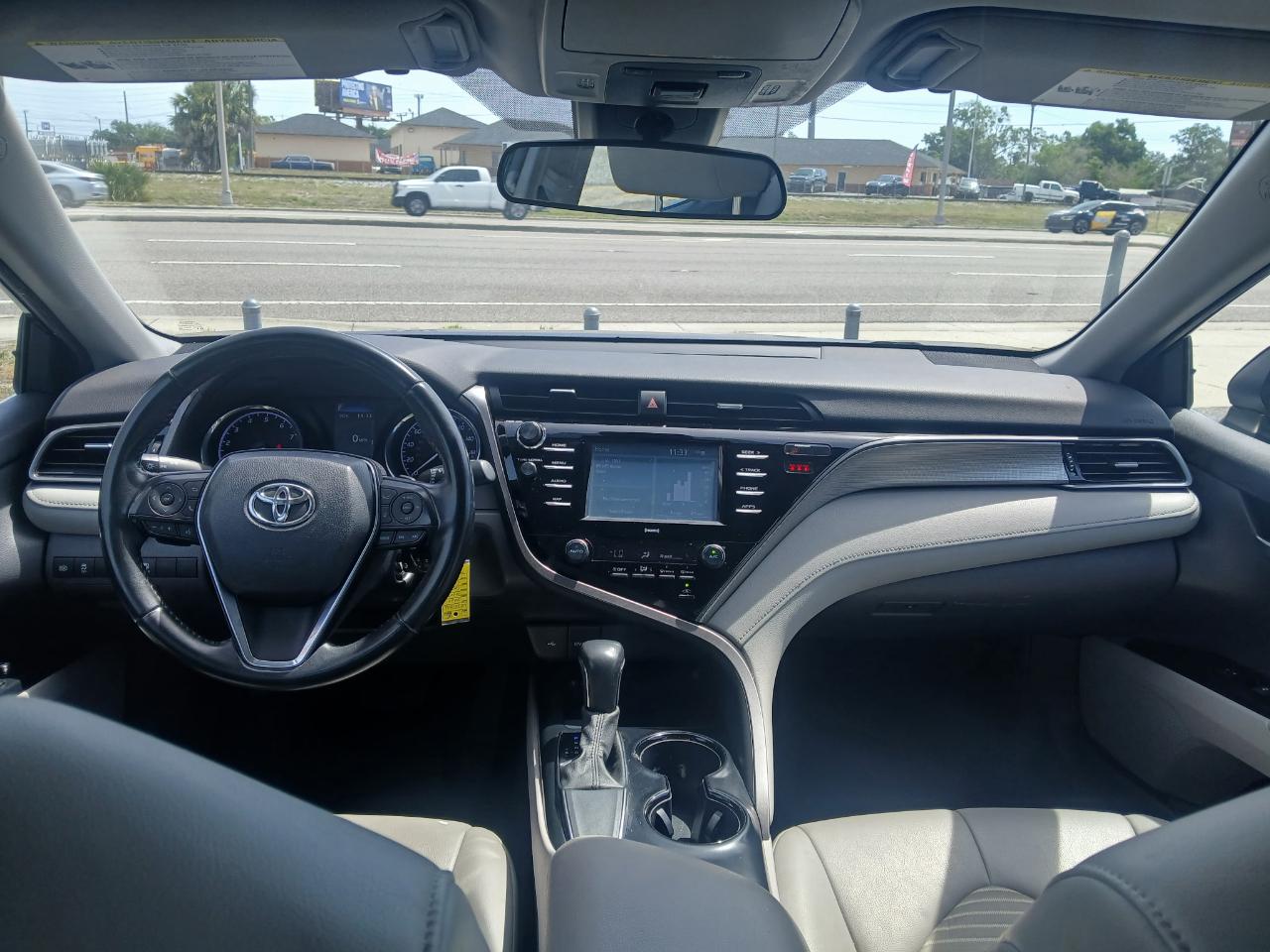 Toyota Camry SE 2020