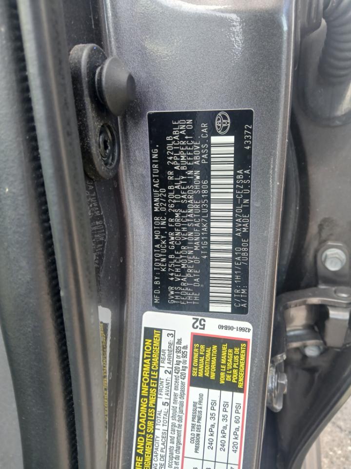 Toyota Camry SE 2020