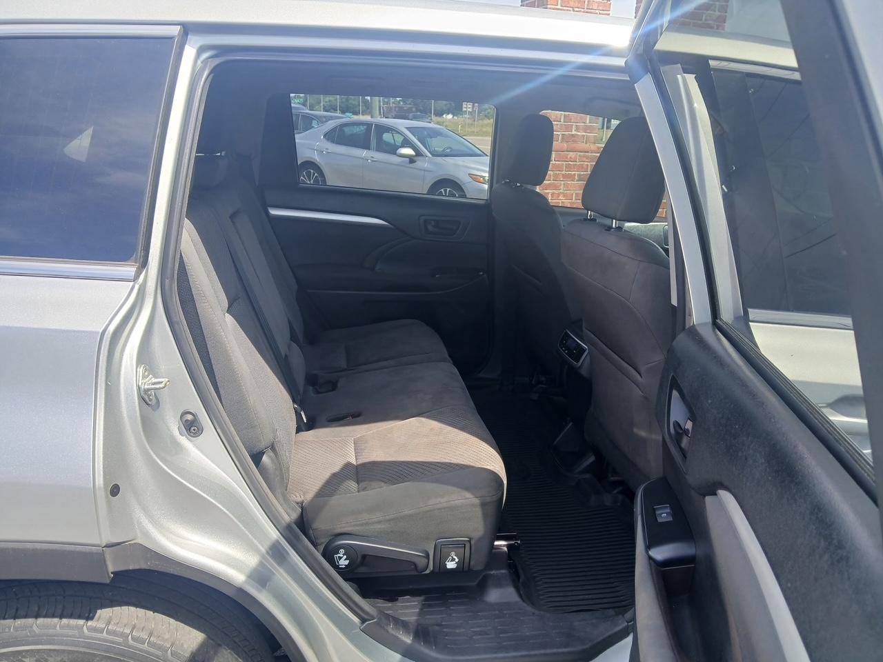 Toyota Highlander LE FWD I4 2018