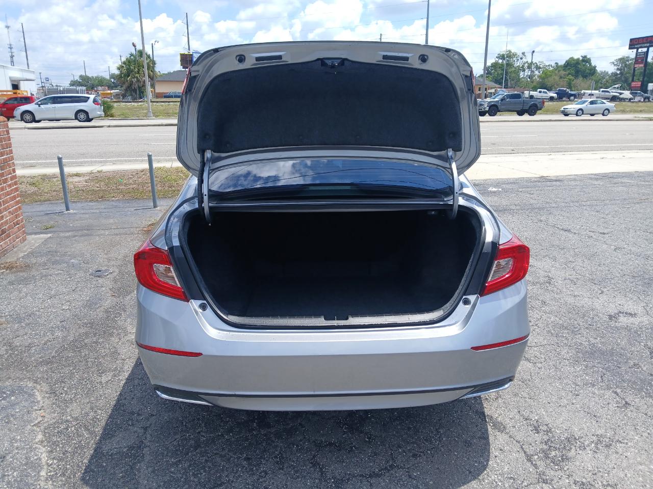 Honda Accord LX CVT 2020