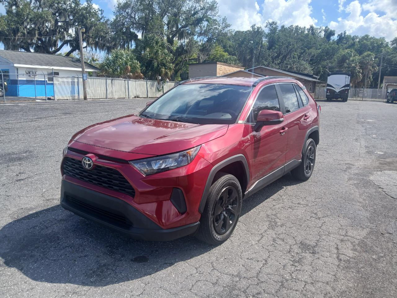 Toyota RAV4 LE 2021