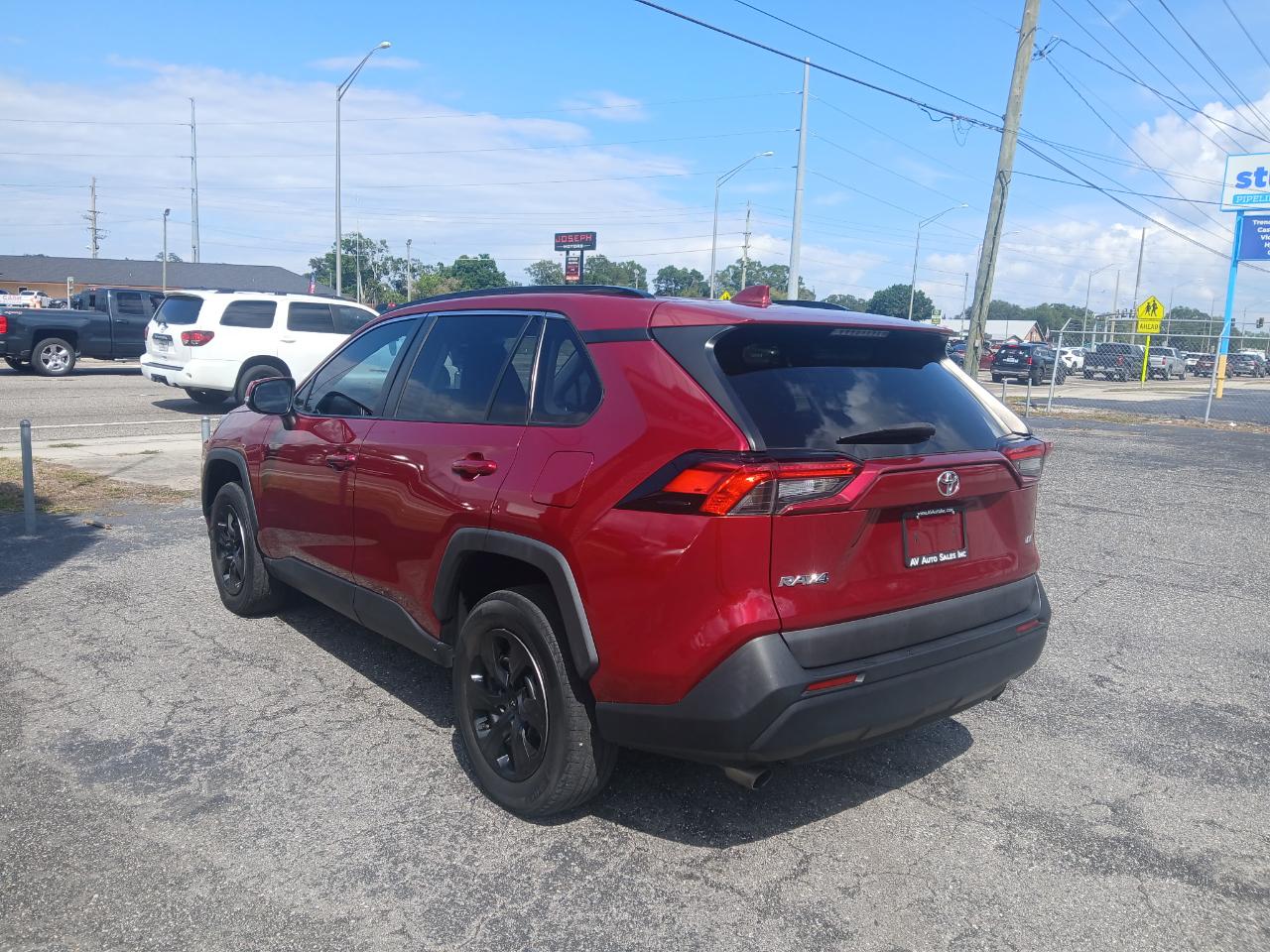 Toyota RAV4 LE 2021