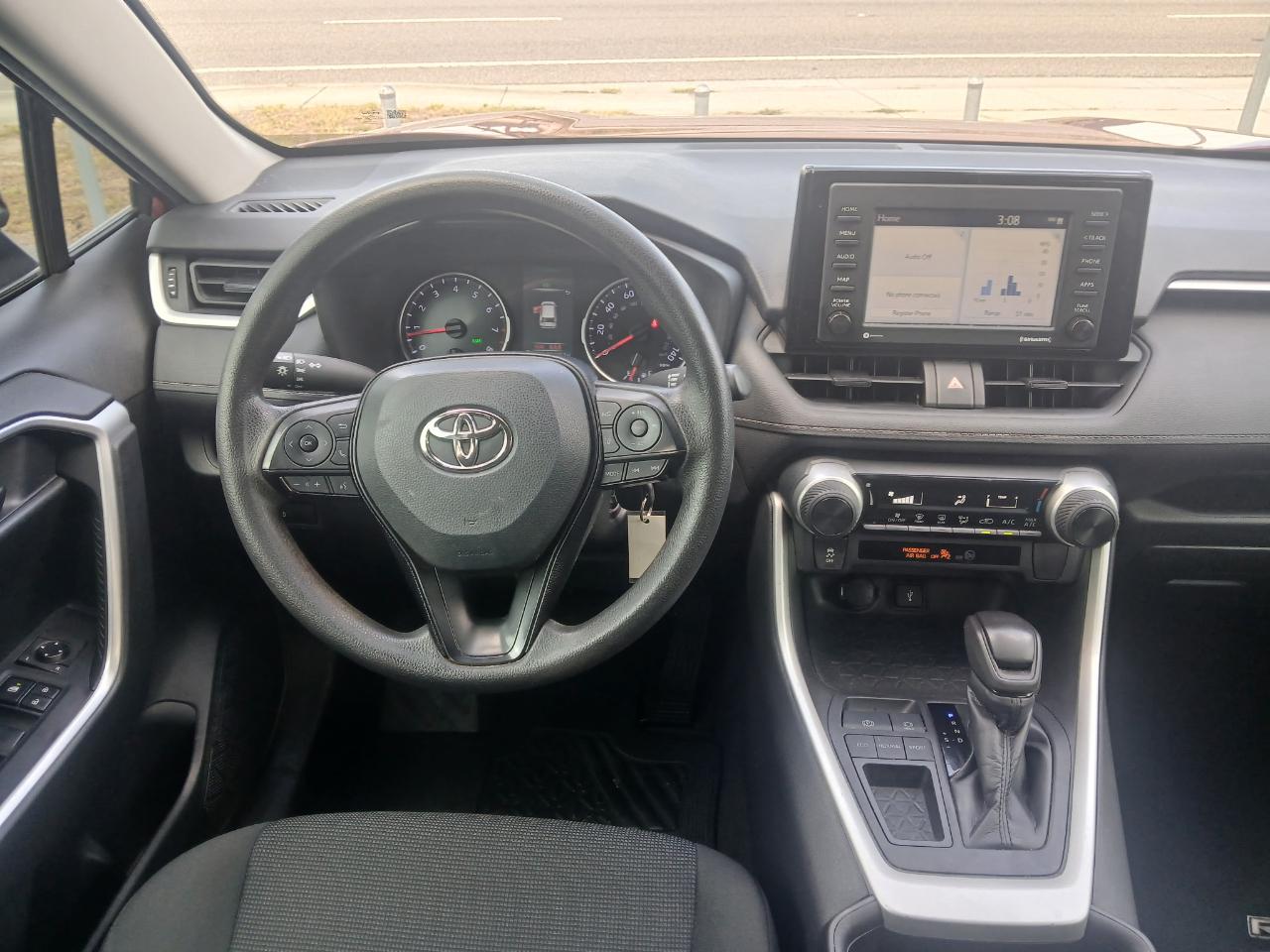 Toyota RAV4 LE 2021