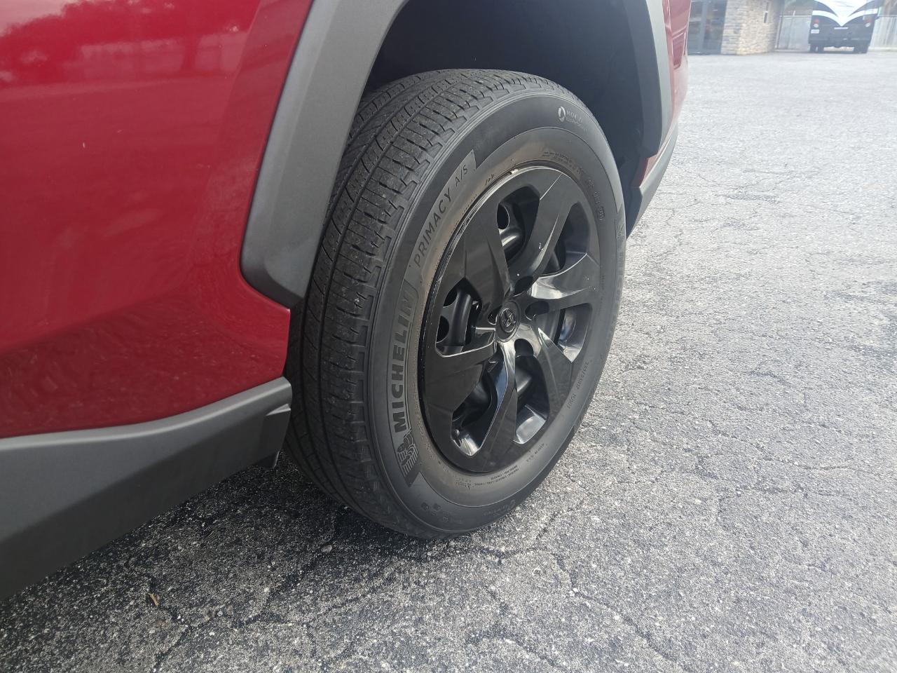 Toyota RAV4 LE 2021