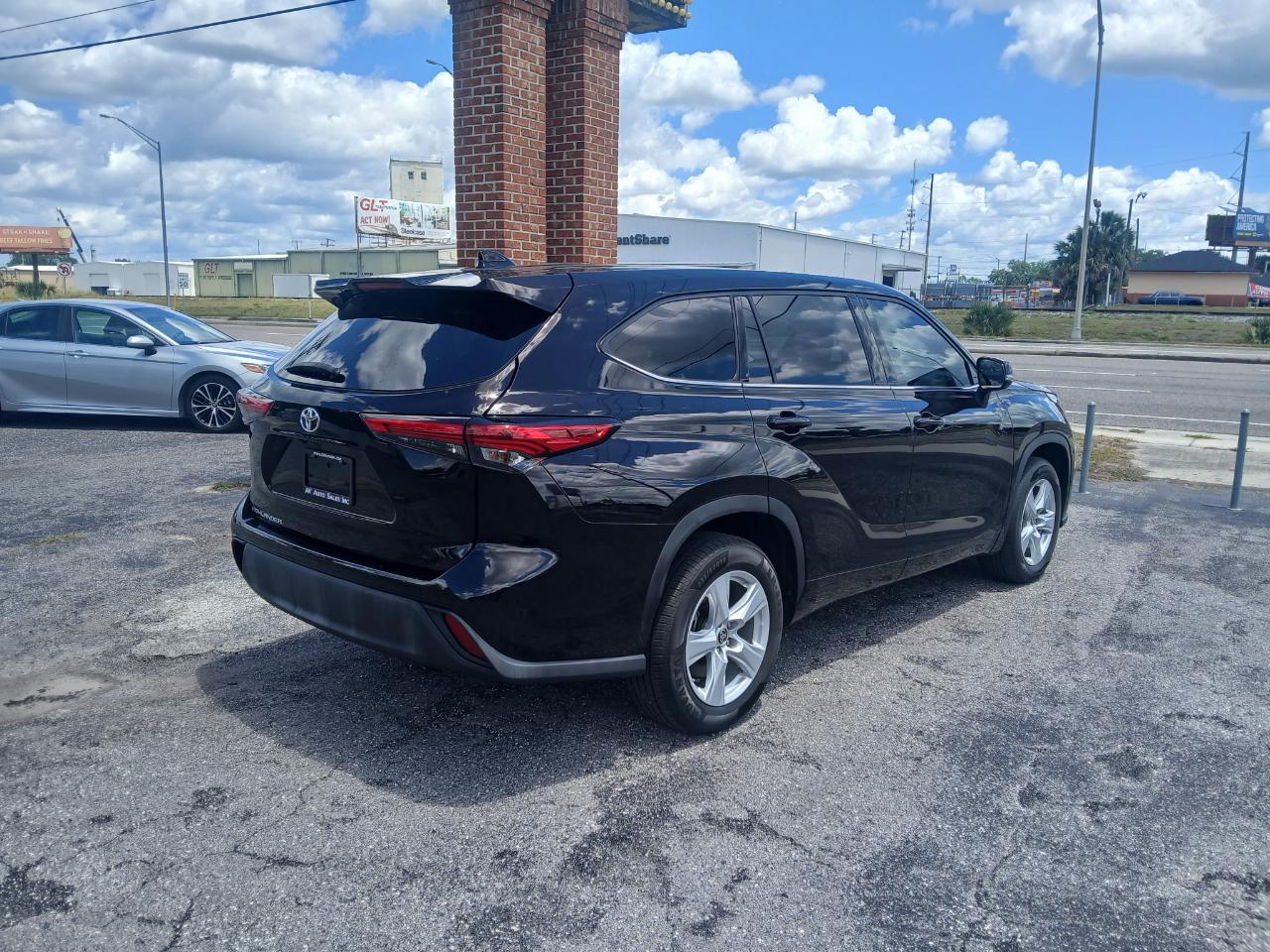 Toyota Highlander L 2021