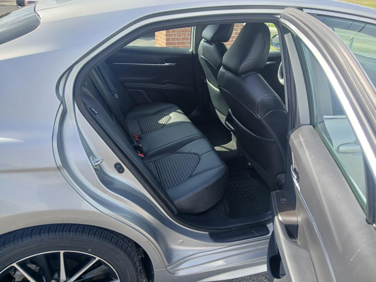Toyota Camry SE 2021