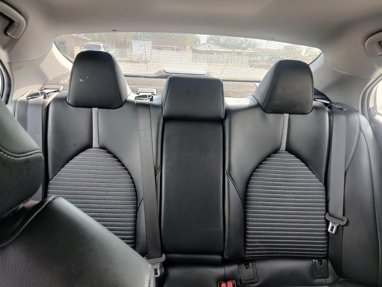 Toyota Camry SE 2021