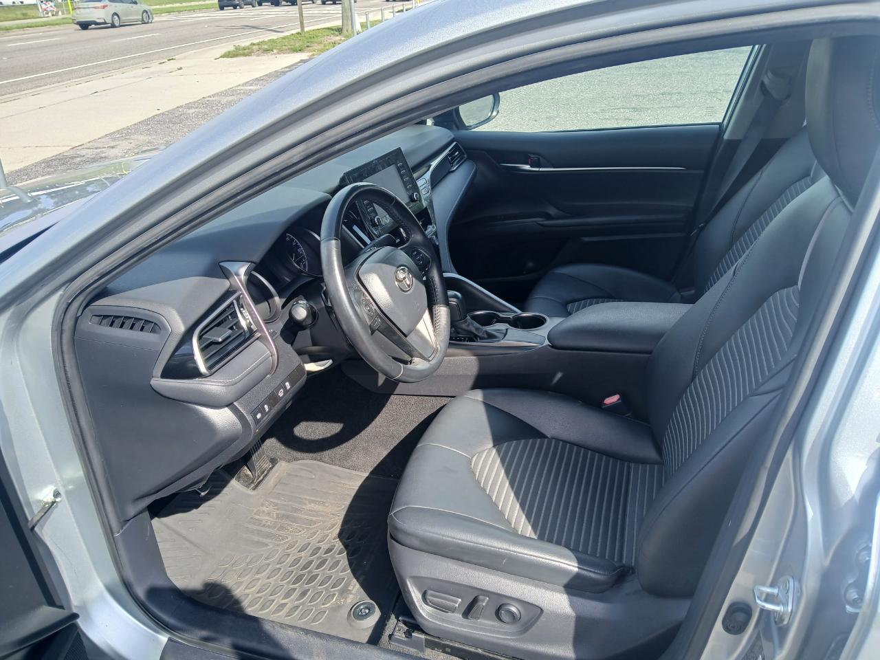 Toyota Camry SE 2021