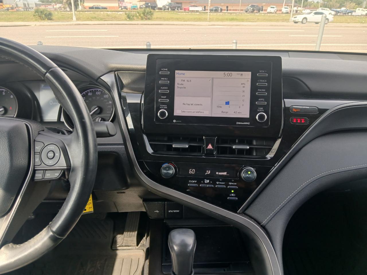 Toyota Camry SE 2021